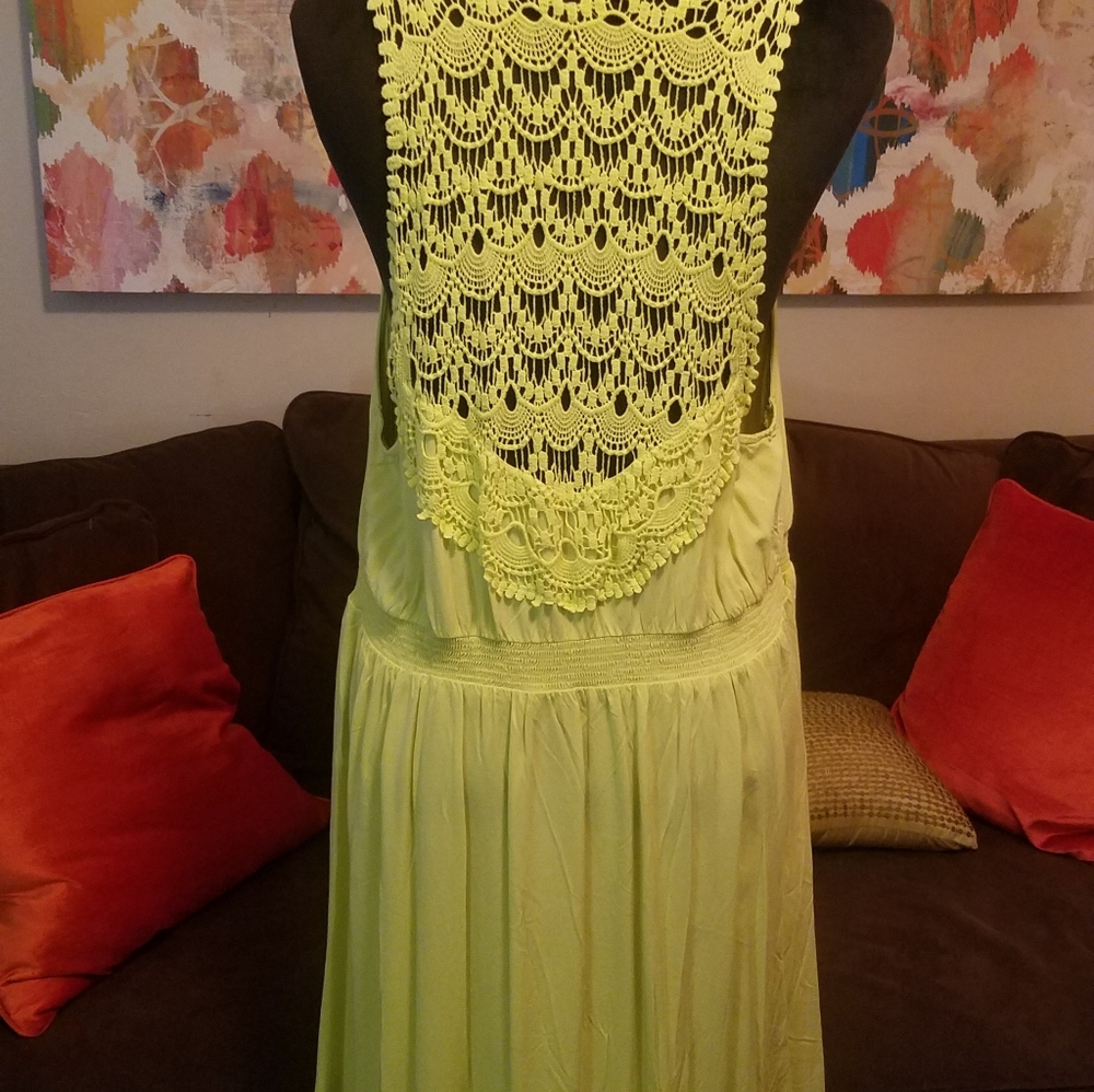 Dress - Picture 3 of 3